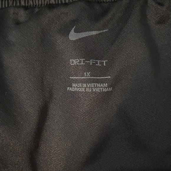 Nike Women's Dri-Fit Shorts with Red Trim - Picture 3 of 3